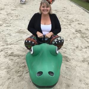 Meet your Posher, Stacy